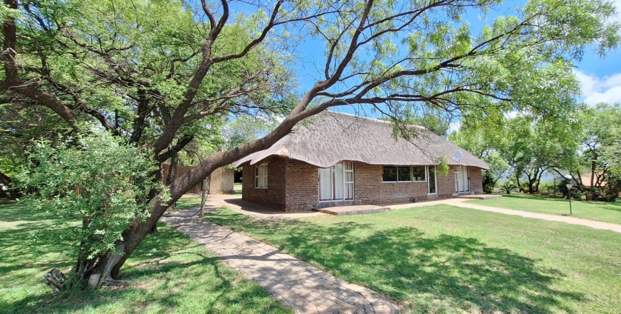 10 Bedroom Property for Sale in Swartruggens North West